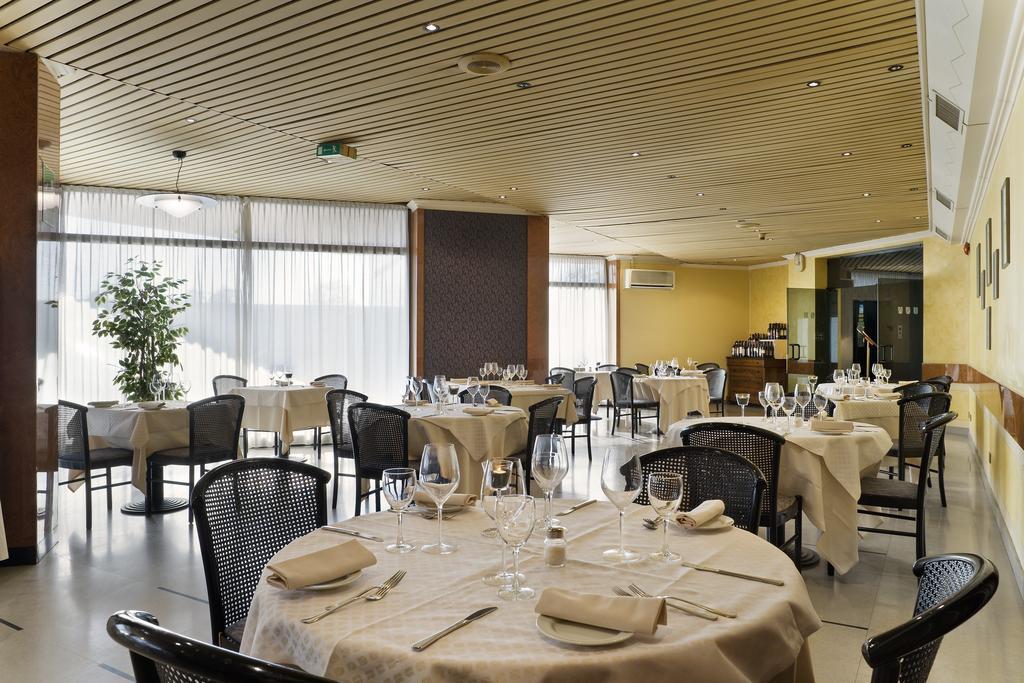 Una Hotel Lodi Restaurante foto