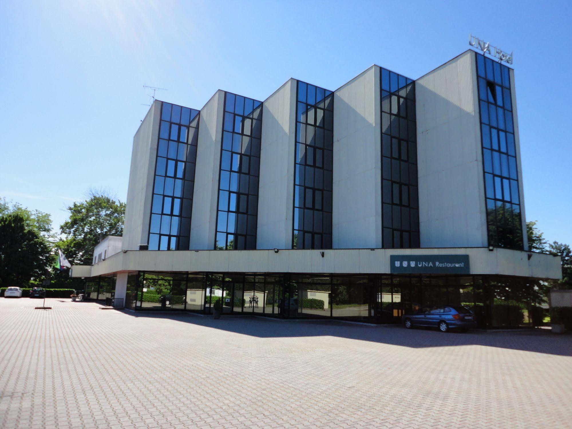 Una Hotel Lodi Exterior foto